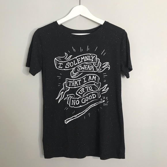 Warner Bros. Tops - Harry Potter Black Tee βI Solemly Swearβ Size S π€ Warner Bros. Tops - Harry Potter Black Tee βI Solemly Swearβ Size S π€
